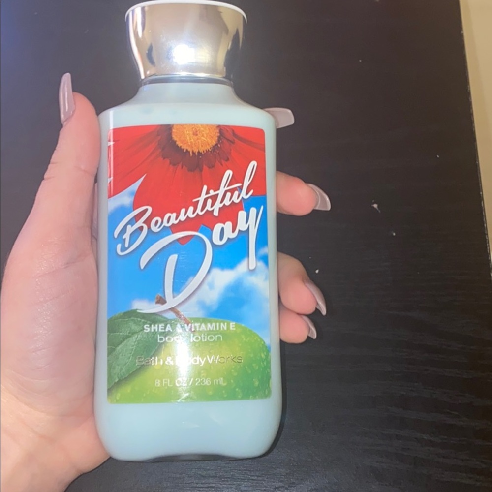 Bath & Body works “Beautiful Day” Body lotion